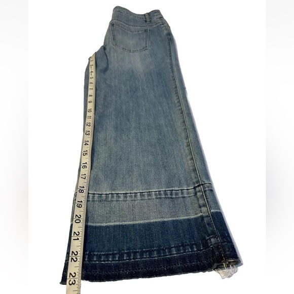 Chico's Women’s Size 0 US 4 Wide Leg Crop Exposed Button Fly Raw Hem Denim Jeans - Picture 8 of 11